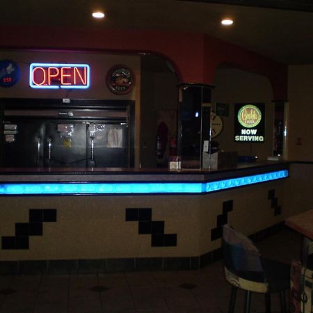 Keystone Motor Inn ブランドン エクステリア 写真