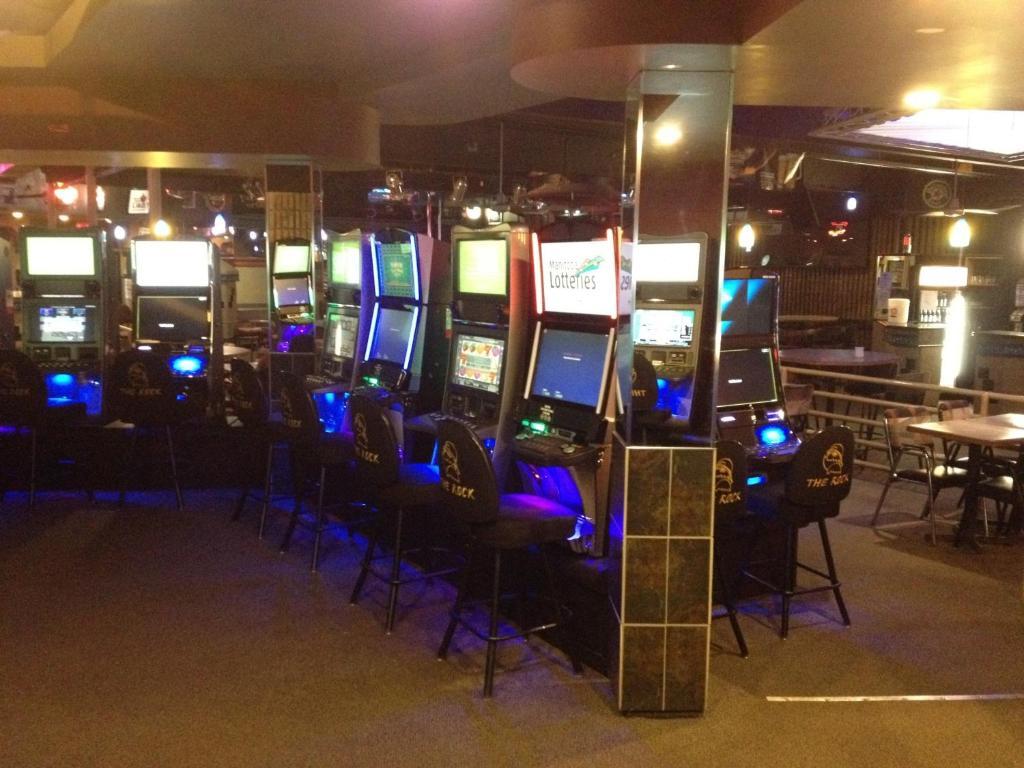 Keystone Motor Inn ブランドン エクステリア 写真