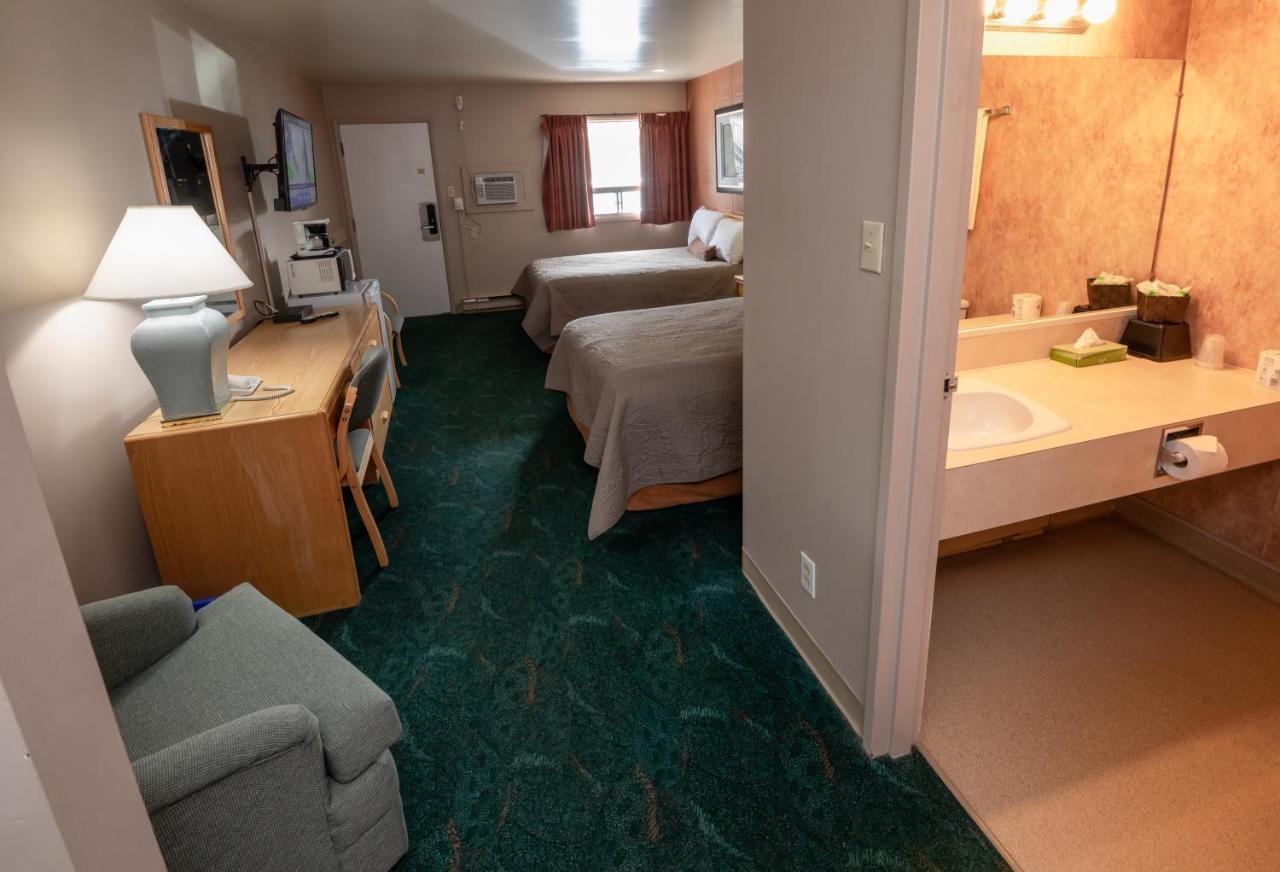 Keystone Motor Inn ブランドン エクステリア 写真